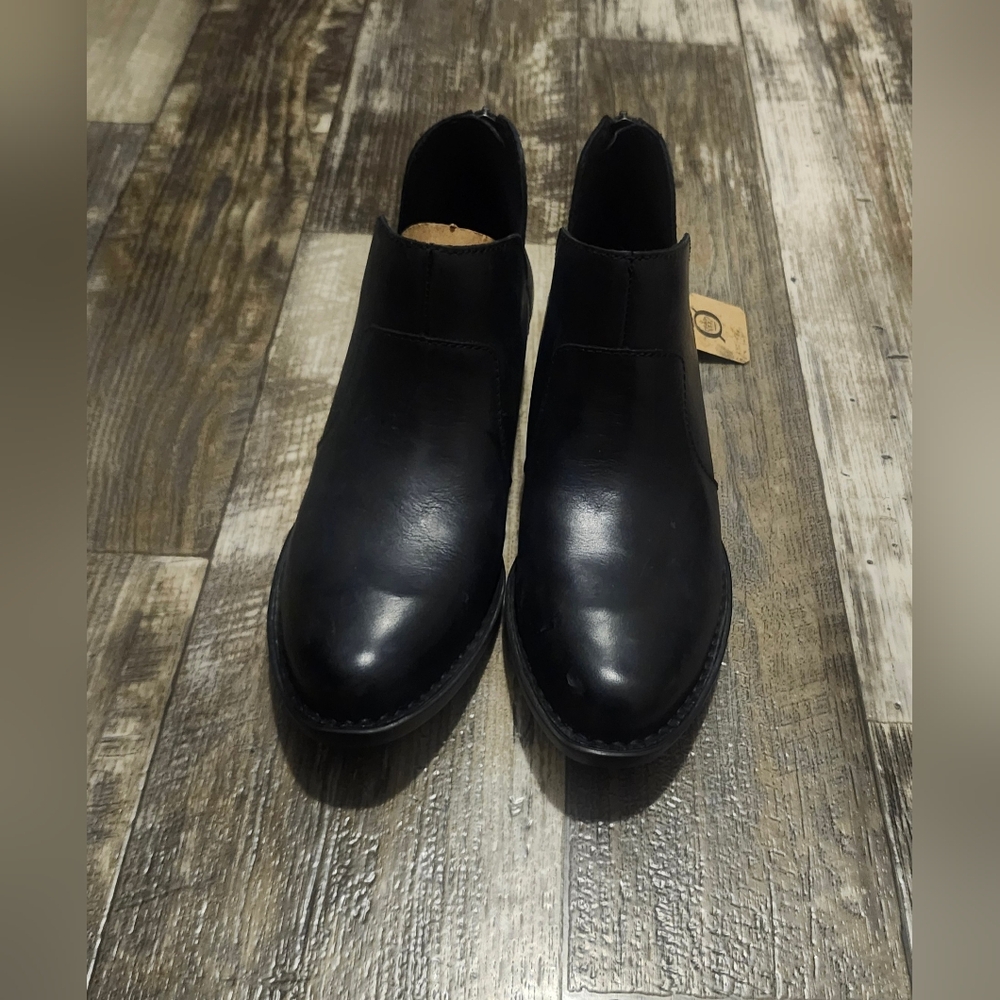 Born Women's Leather Ankle Boots Size 10 NWT